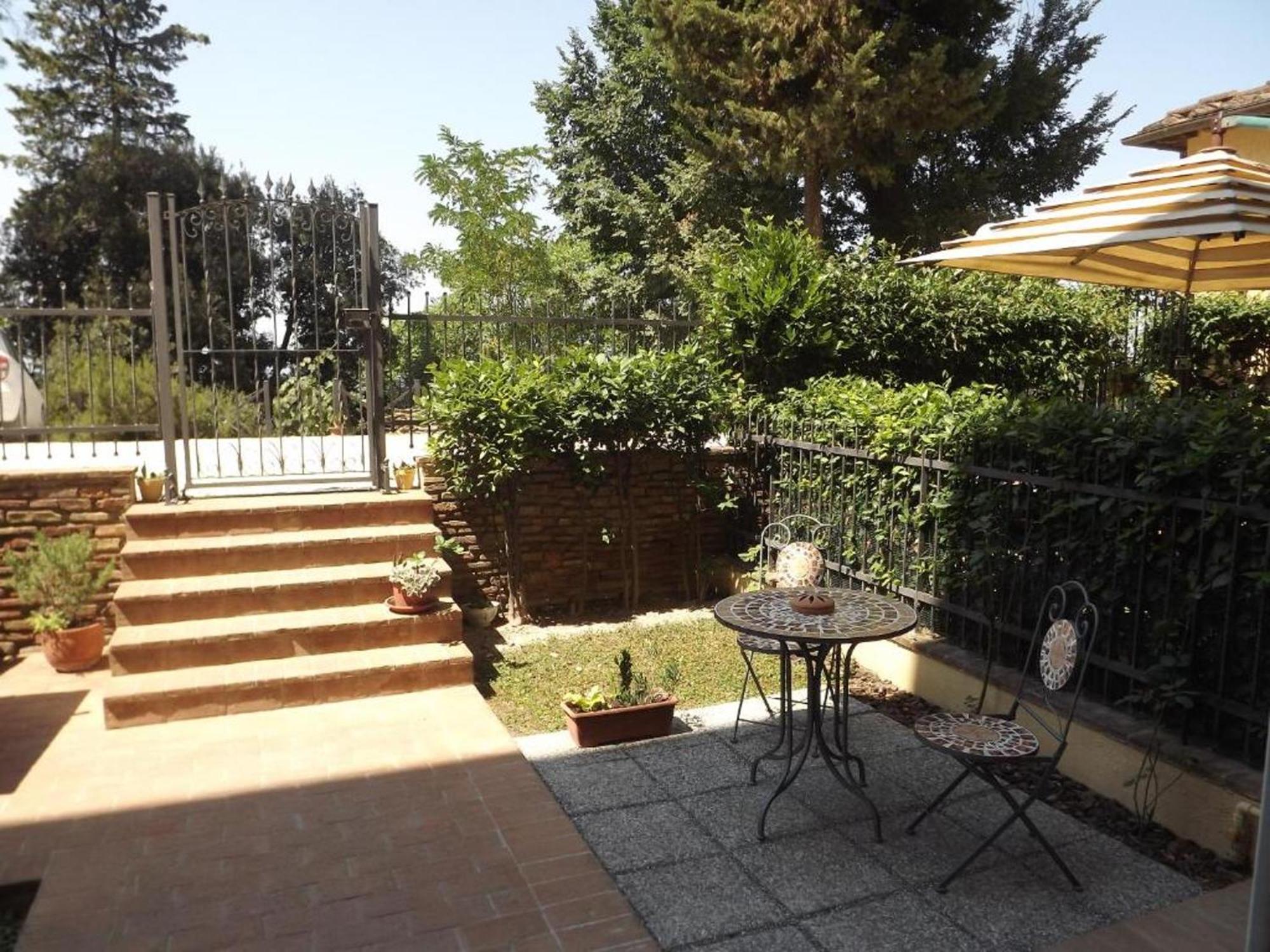 Charming Apartment In Empoli With Private Garden Exterior foto